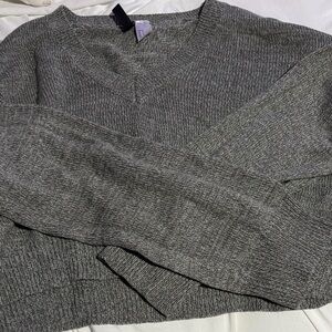 Divided Women's V-Neck Sweater in Heather Gray